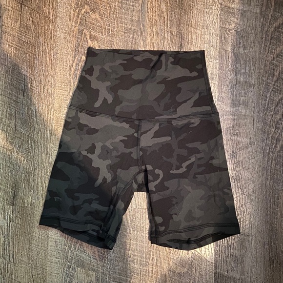 Lululemon align short 6” - Picture 2 of 4